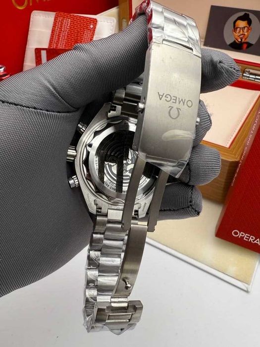 omega seamaster planetocean сребристо сиво