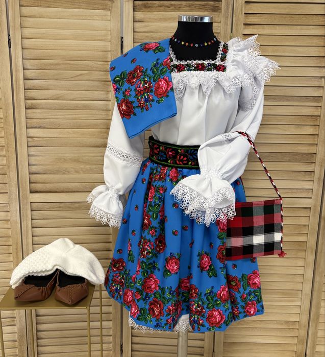 Set complet costum traditional de Maramures pentru femei