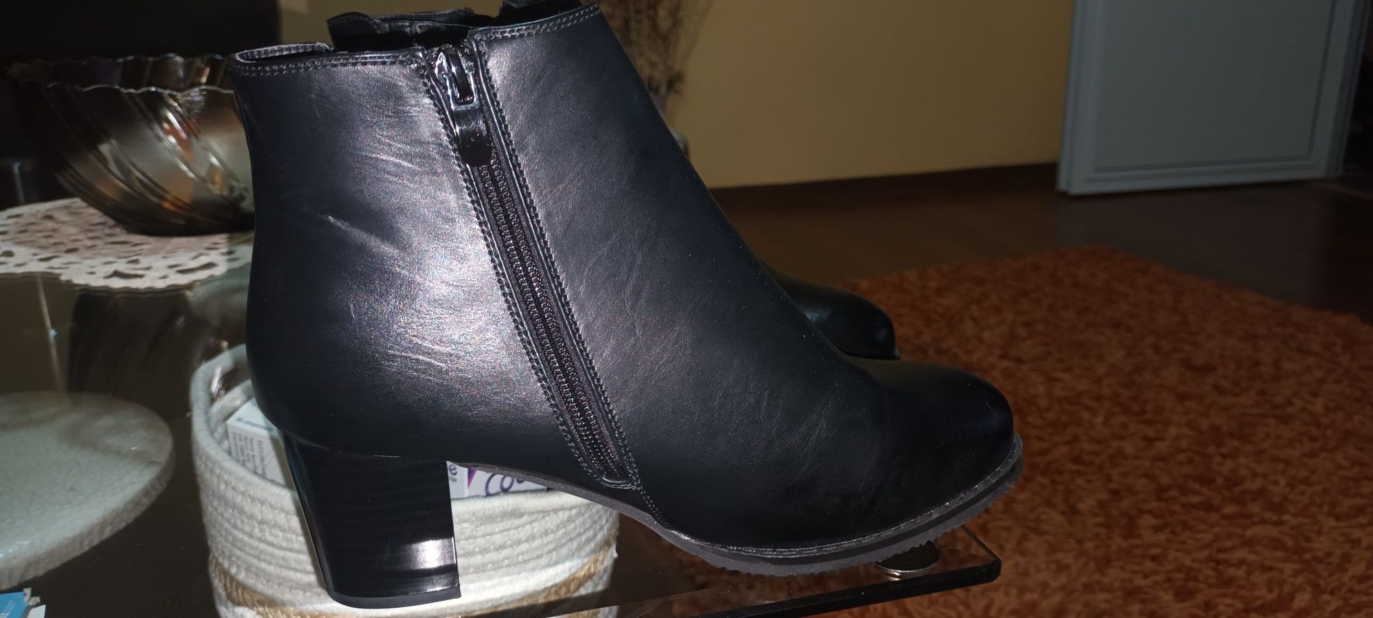 Vând cizmulițe (botine) îmblănite