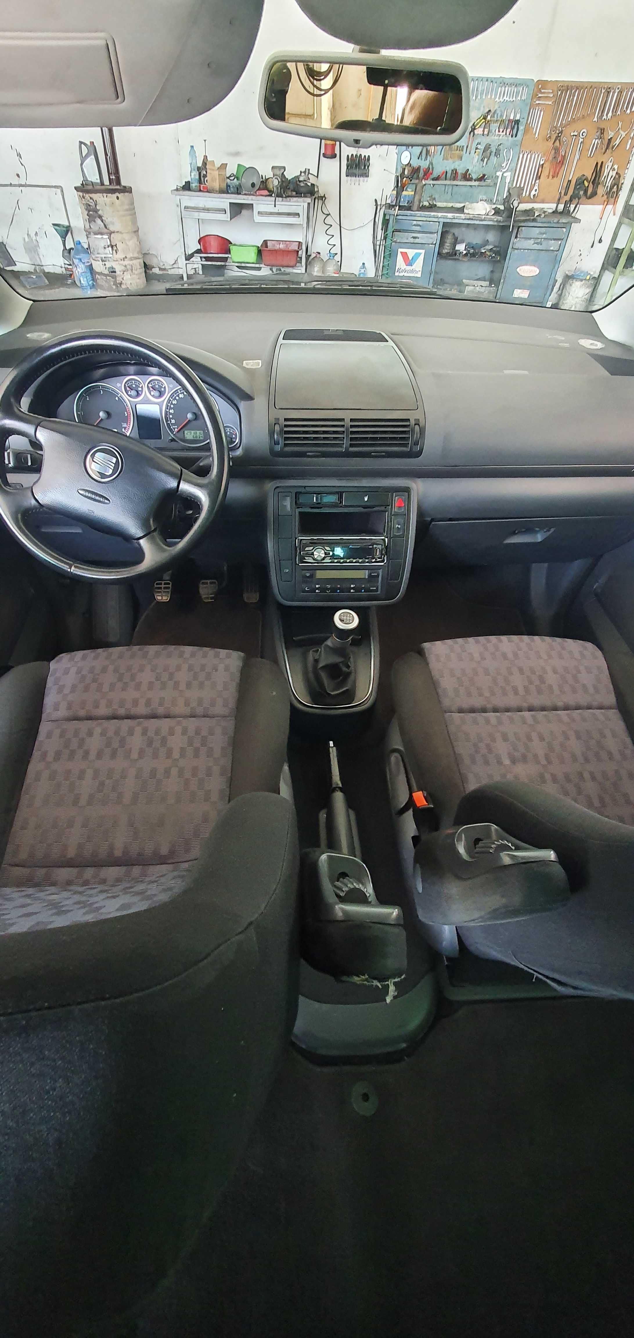 Seat Alhambra с гаранция