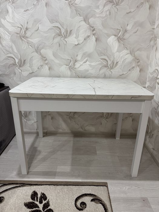 Продам кухонный стол