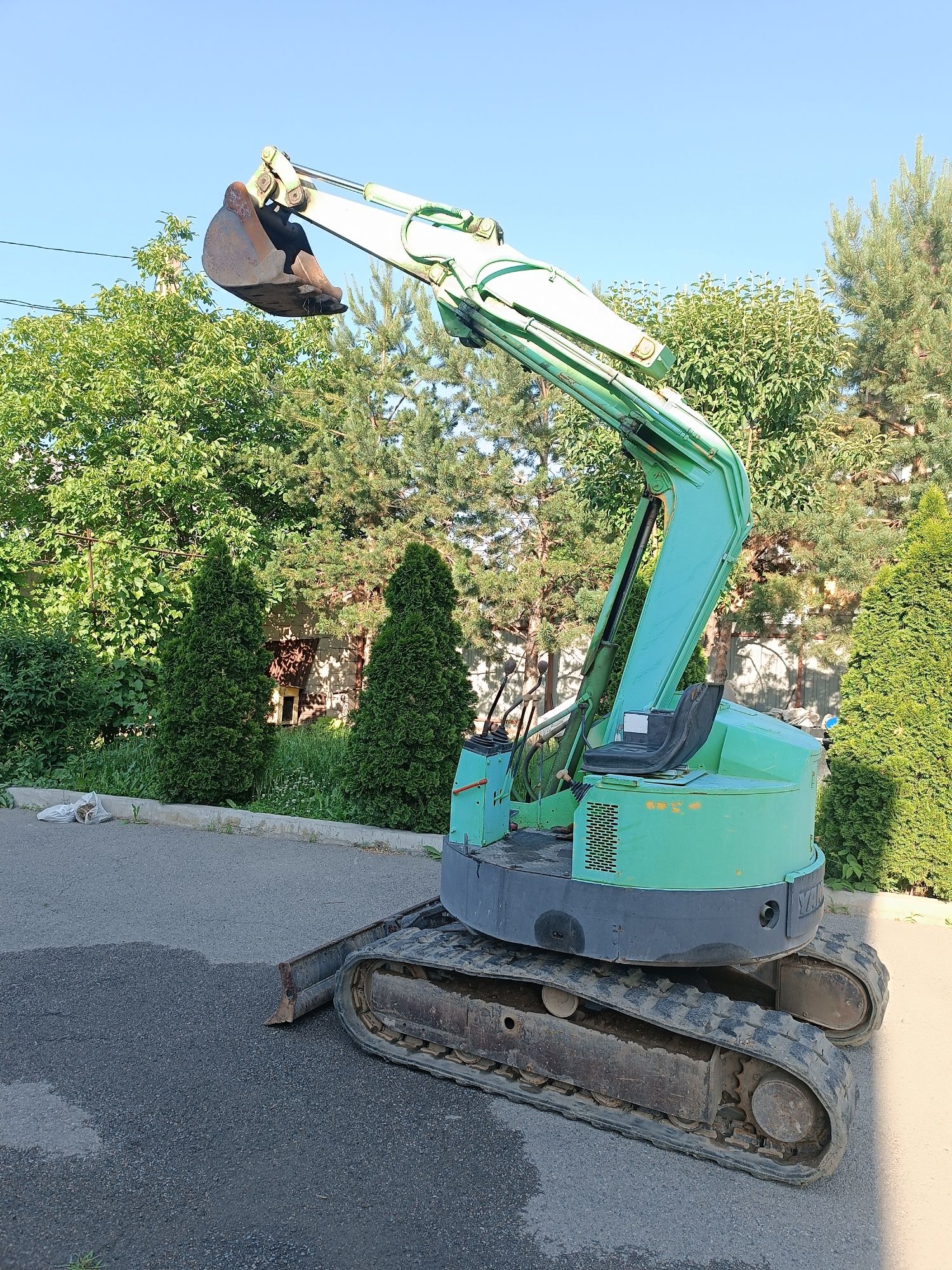 Миниэкскаватор YANMAR