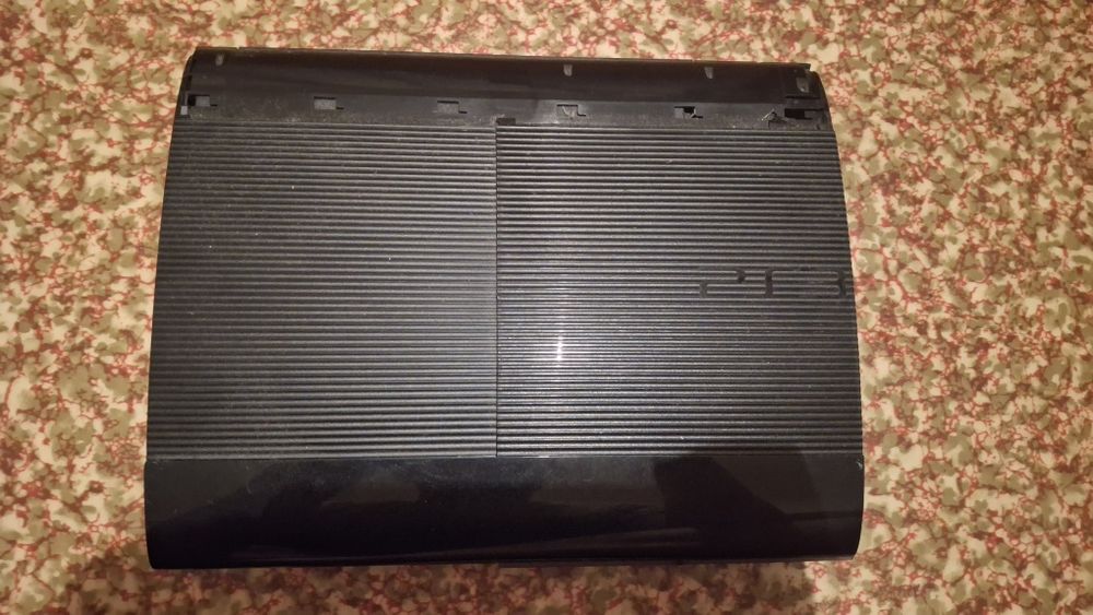 Playstation 3 slim.