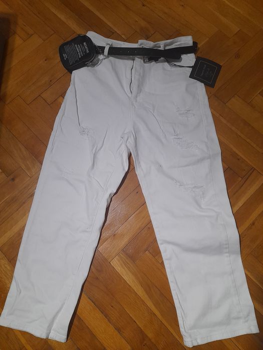 Блуза и дънки на   Negative