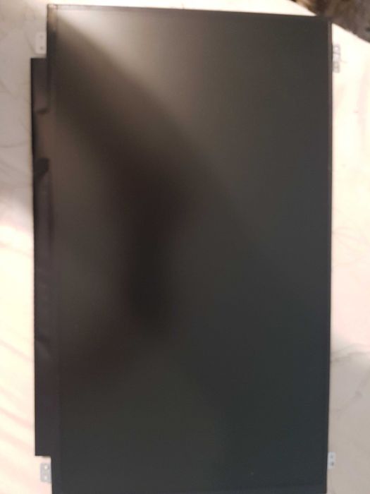 Display 14” FHD si 15,6 inch HD laptop