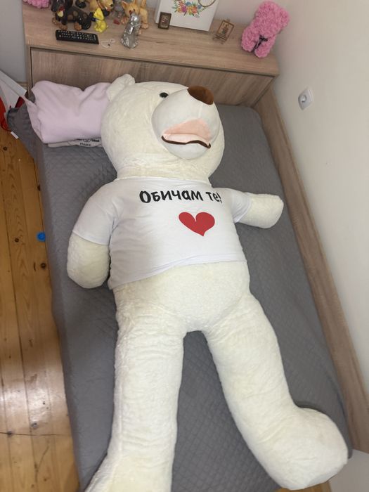 продавам плюшен мечок 1.80 висок