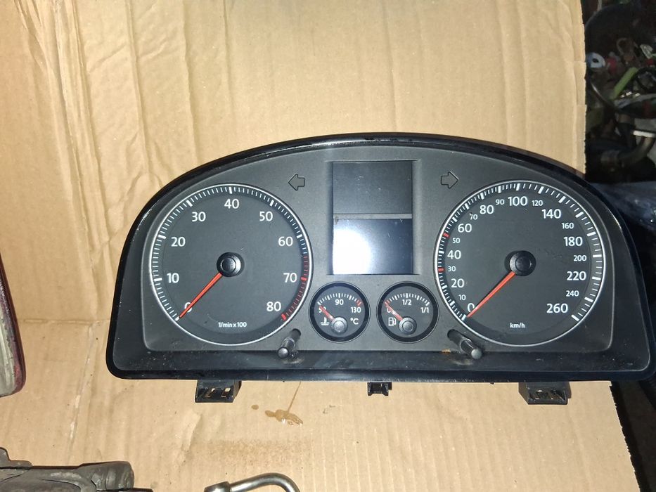 Километраж за vw touran 1,6 fsi