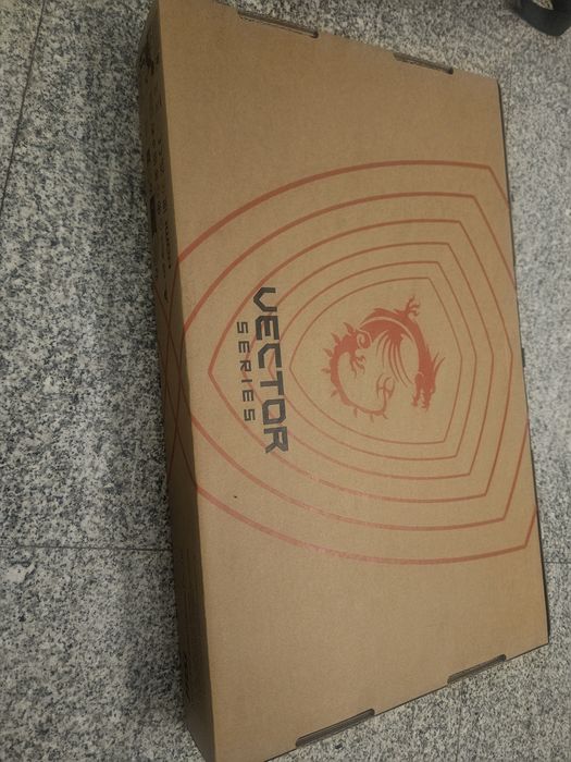 Vand laptop Gaming Vector msi nou, sigilat Vector 16 HX Al A2XWIG
