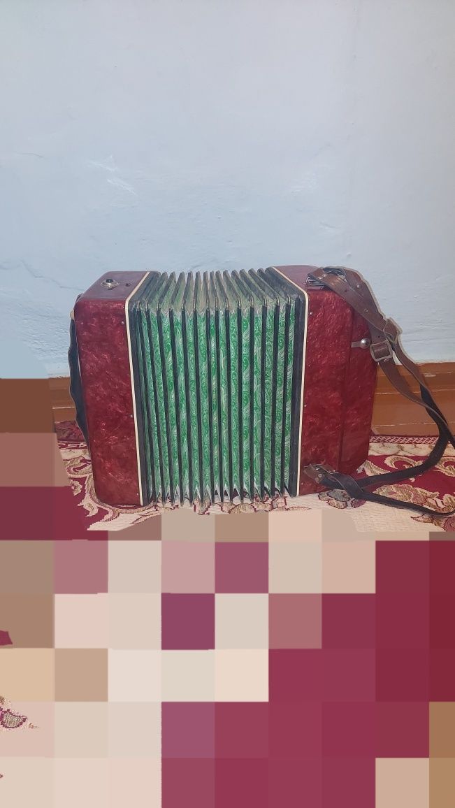 Продам гармошку в отличном состоянии.