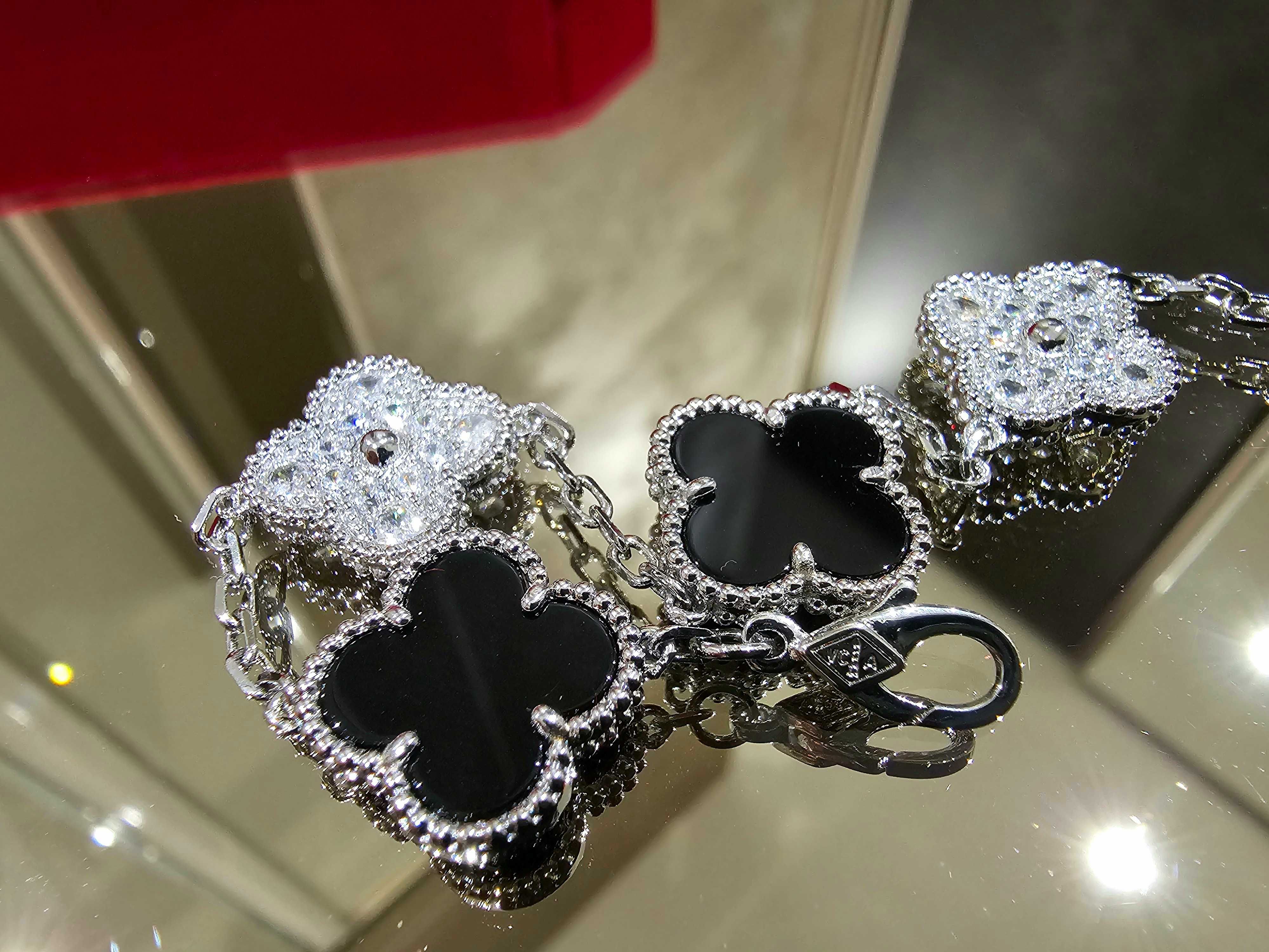 Van Cleef & Arpels VCA Silver Diamond Onyx 5 Alhambra Дамска Гривна