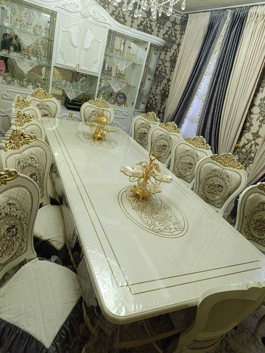 Стол и стулья 12 шт