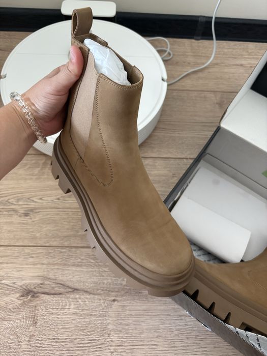 Продам осенние сапоги