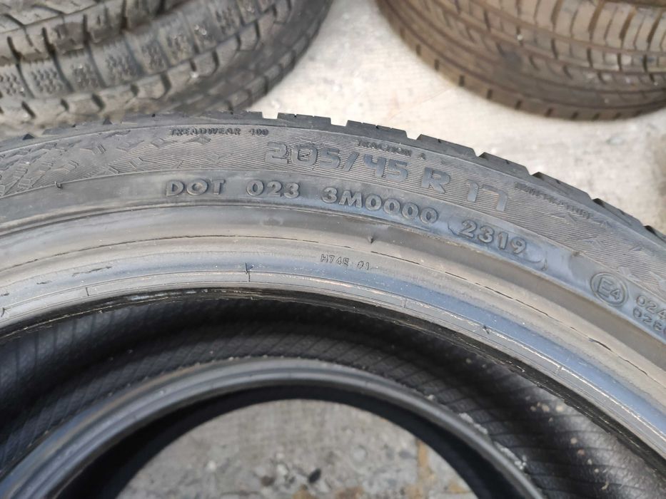 2бр Всесезонни Гуми 205 45 17 - Vredestein