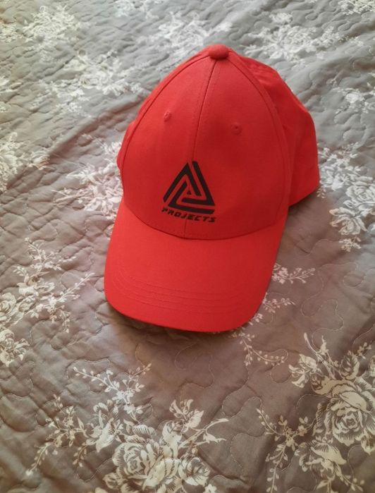 Нова мъжка шапка