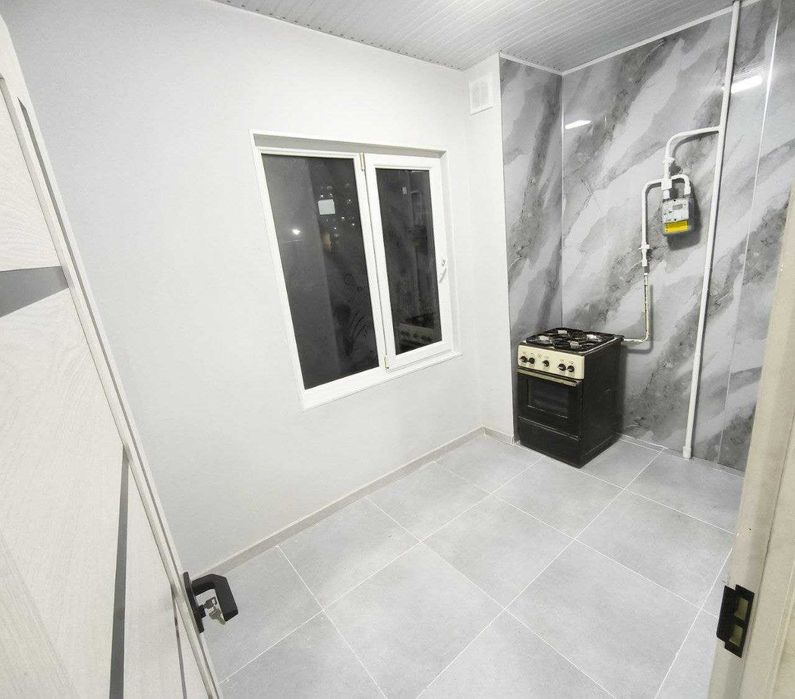 2 хонали квартира, 2-каватда сотилади Коратош