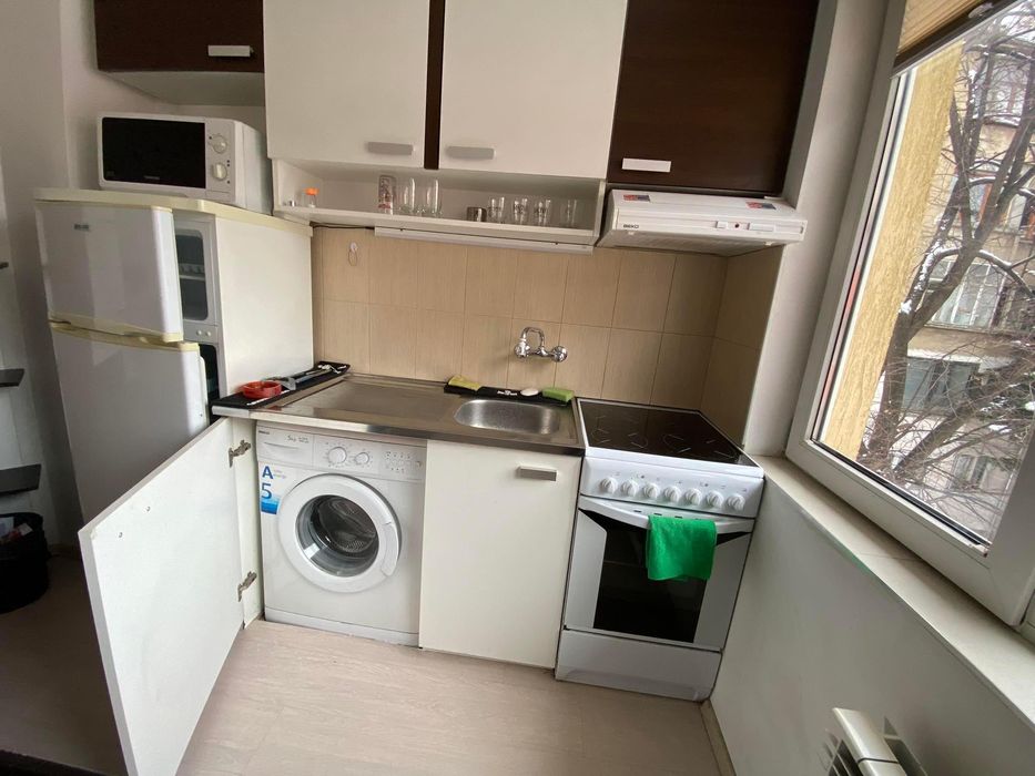 Дава се под наем Двустаен апартамент в София, Яворов - 58 кв.м за 449 € - Снимка #1