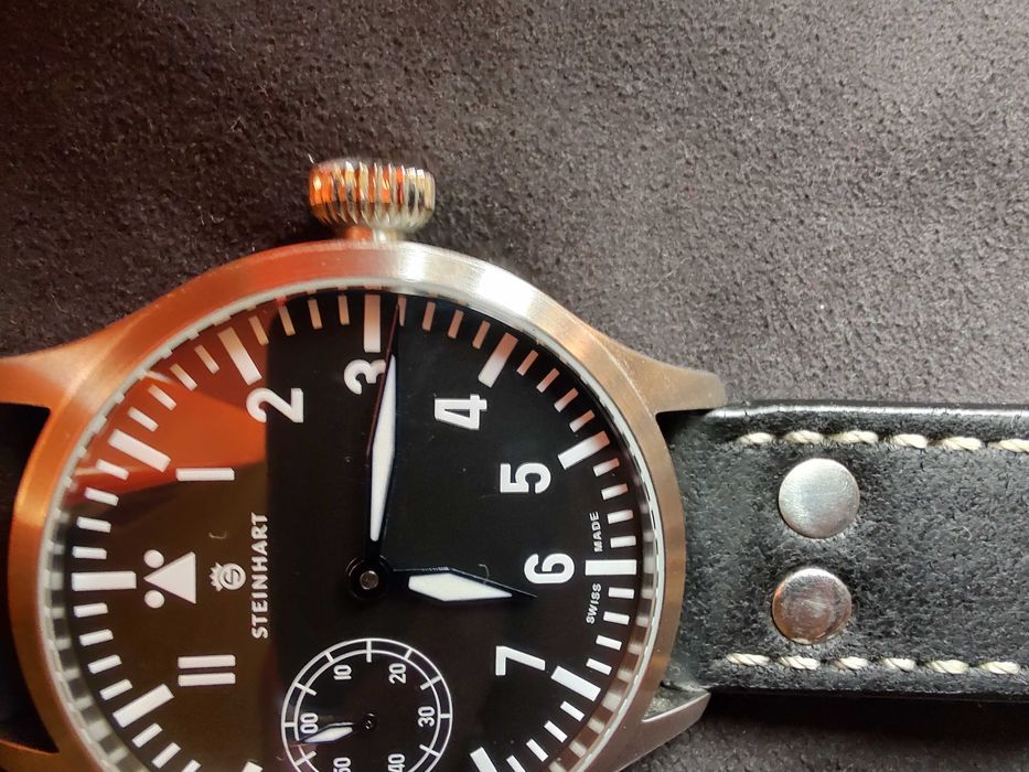 Steinhart Nav B - Uhr