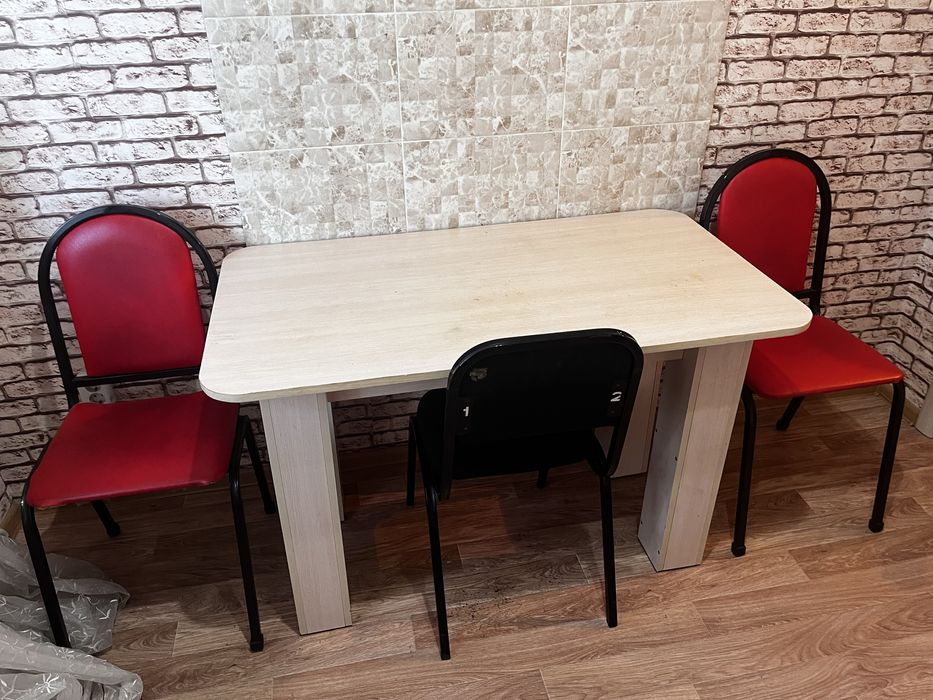 Продам стол со стульями