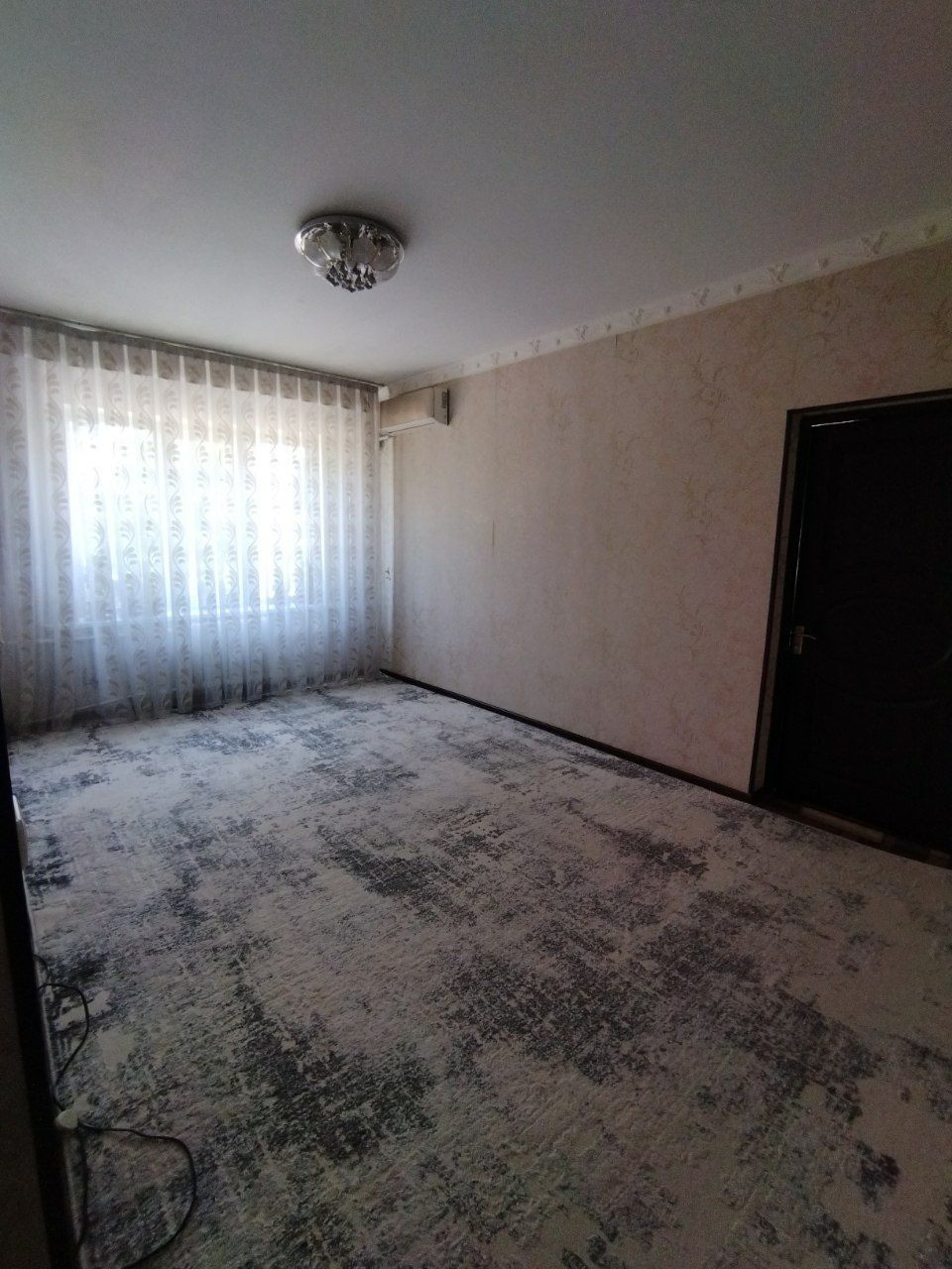 Qora qamishda 2/1 da 1 honali uy sotiladi