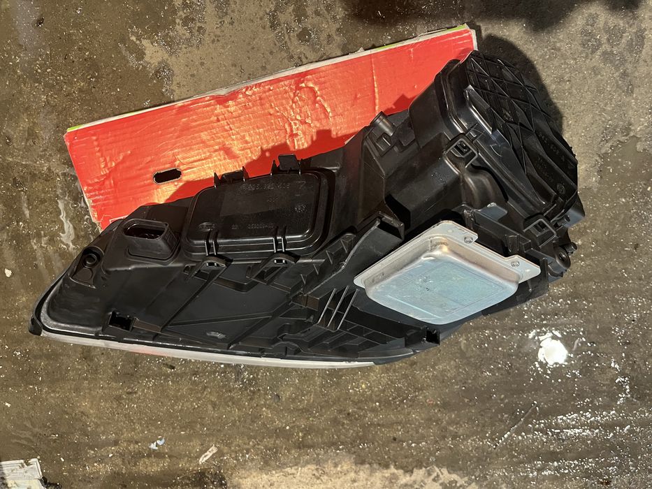 десен фар за Порше Кайен 957