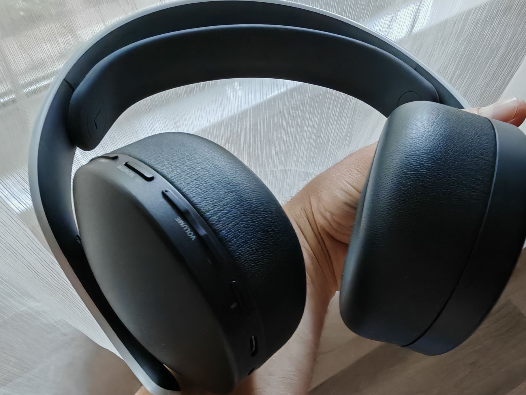 Продавам безжични слушалки SONY PULSE 3D в гаранция