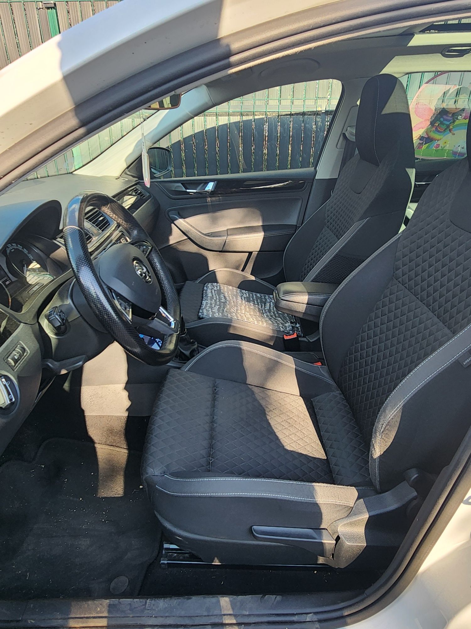 Skoda rapid spaceback(poate cea mai dotata de anul ei  din Romania)
