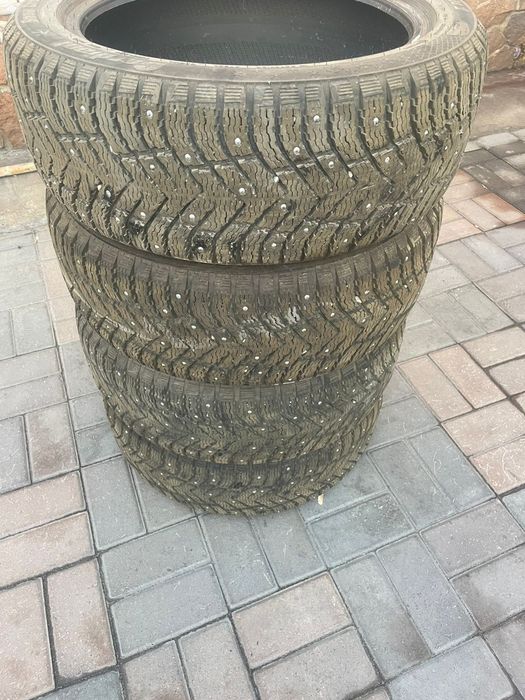 Продам резину 205/50/R17  100%шыпы как новый  цена 75000 тысяч