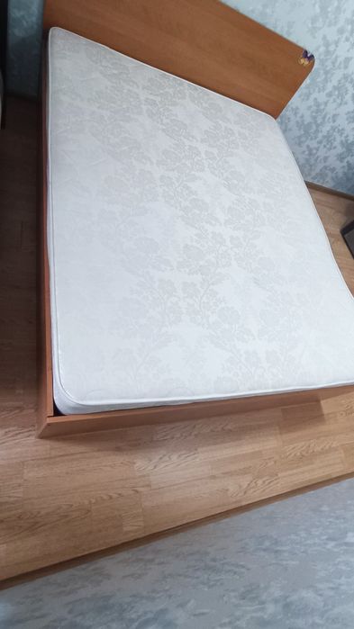 Кровать + матрац. Недорого.