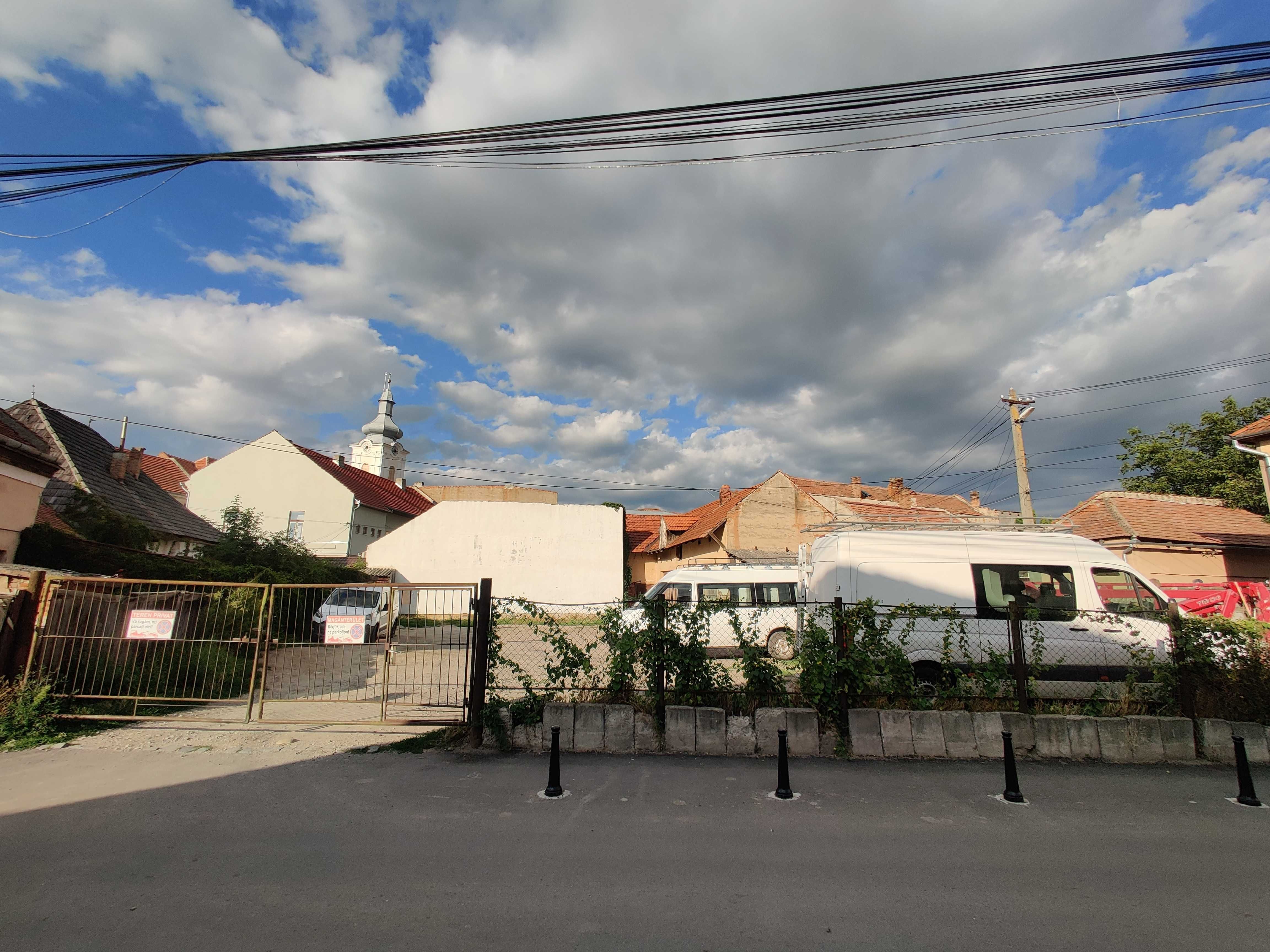 Teren cu casă în centrul orașului Târgu Secuiesc, 929 MP