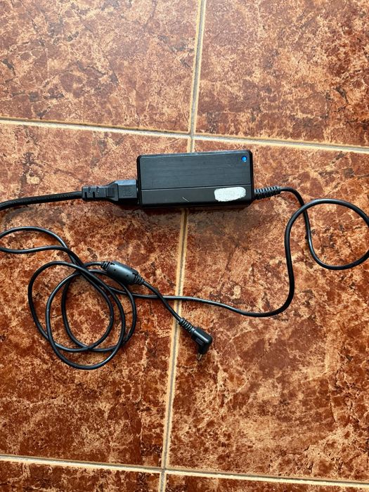 Зарядно за лаптоп