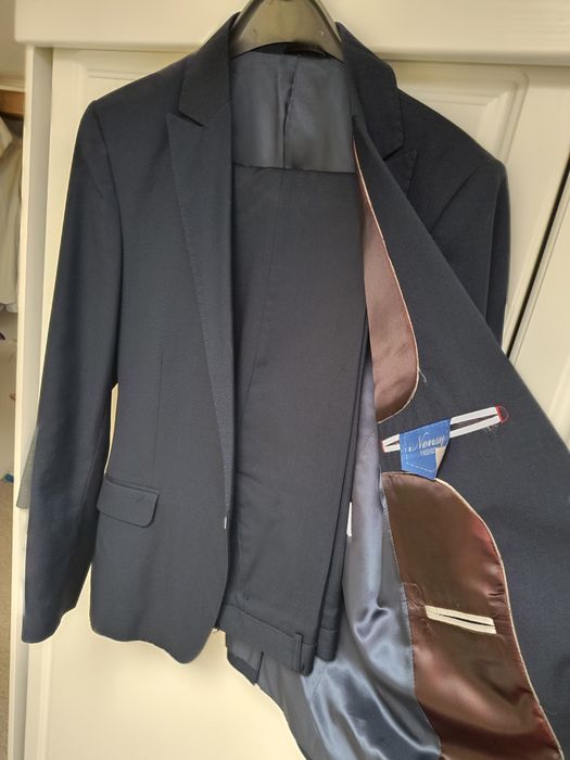 Costum elegant barbati
