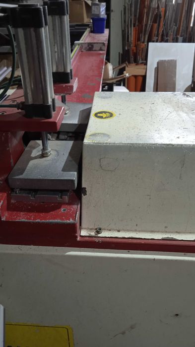 Vând mașină de tăiat baghete