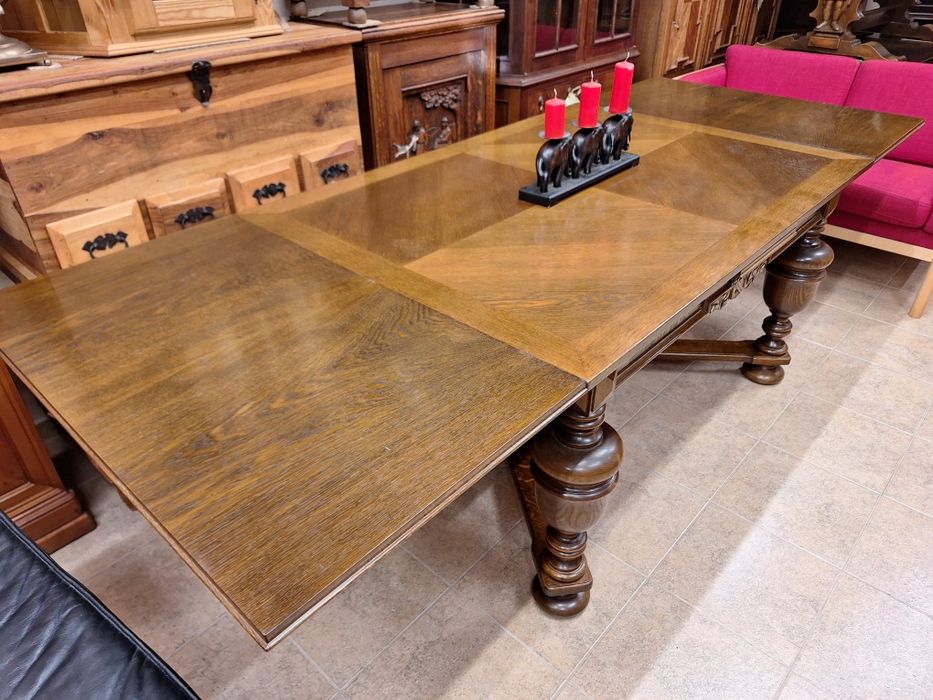 УНИКАТ! Маса за трапезария с богата дърворезба