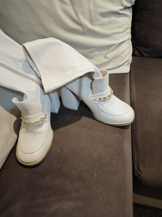 Боти 40 номер прекрасни и модерни,но за съжаление вече високи за мен