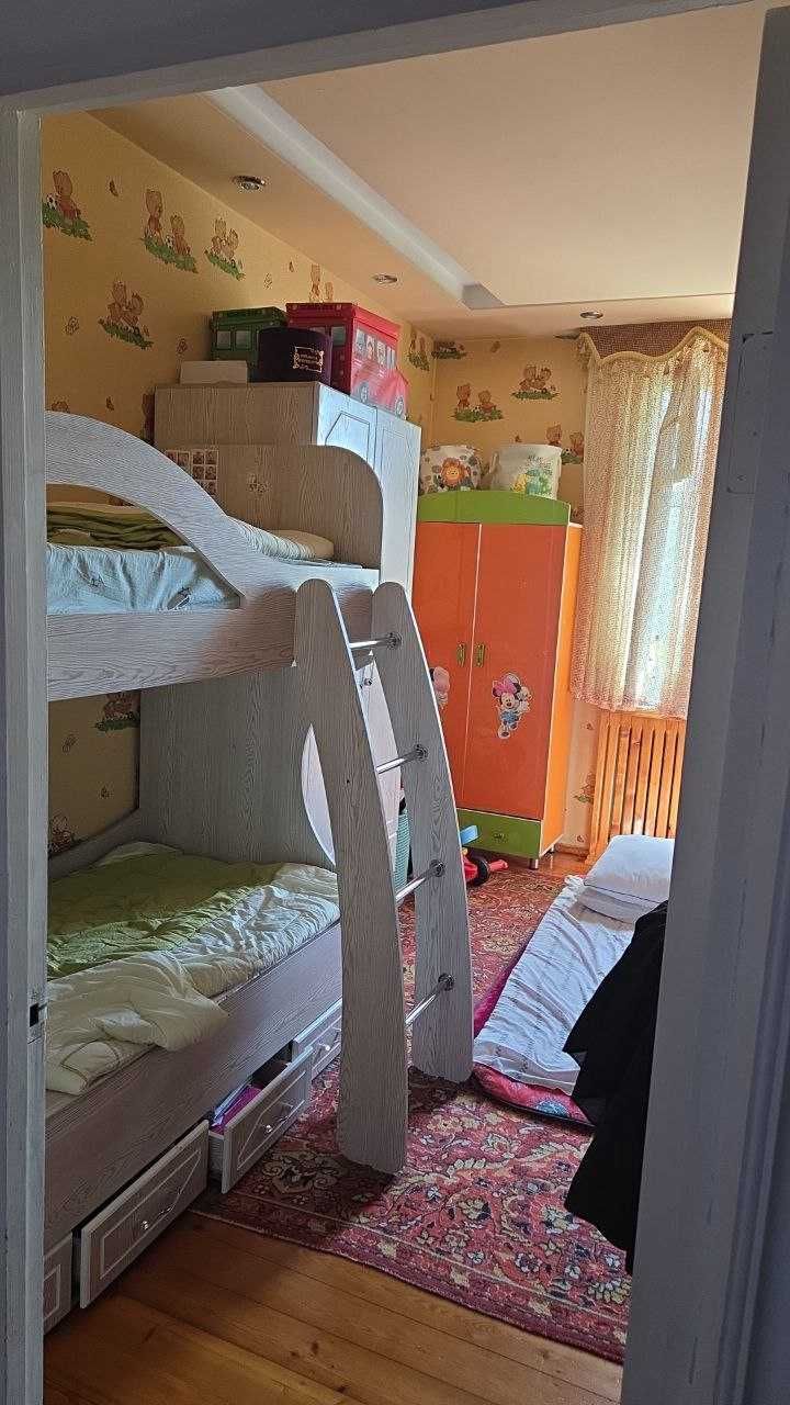 Квартира уютная 4/3/4, недалеко от м. Беруни