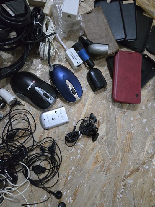 Huse telefon, încărcătoare,casti