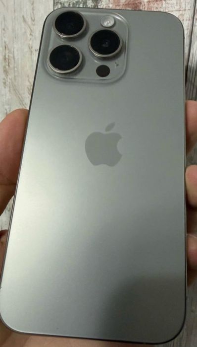 Iphone 15 pro natural titanium