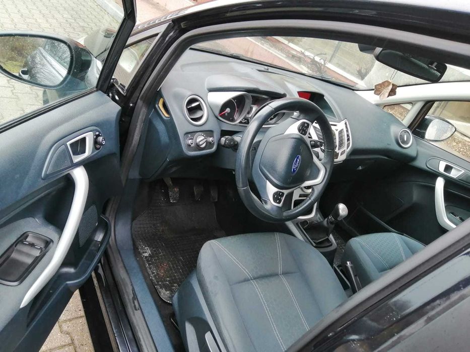 Ford fiesta titanium 2013