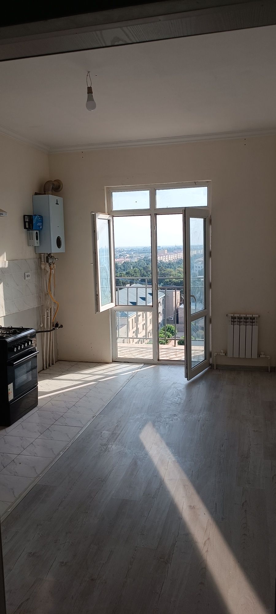 Termiz sh, 12 qavatli domning 10-qavati, 2-xonali uy