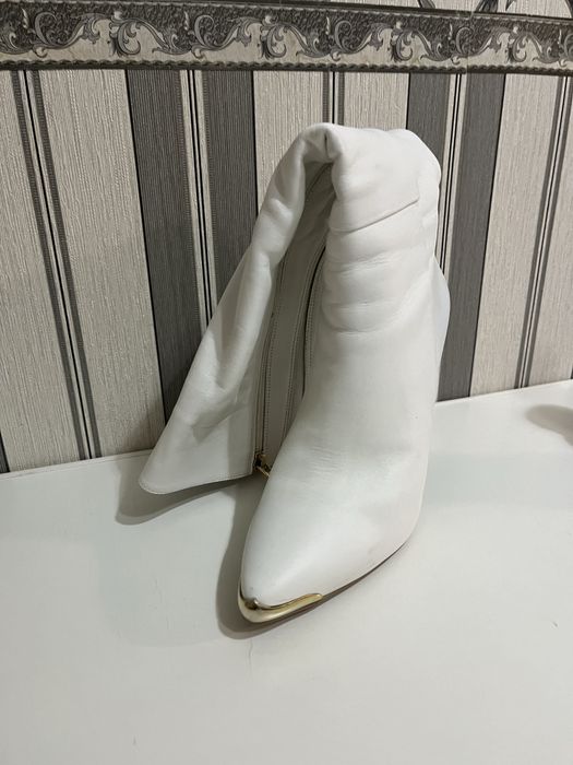 Кожанные белые сапожки