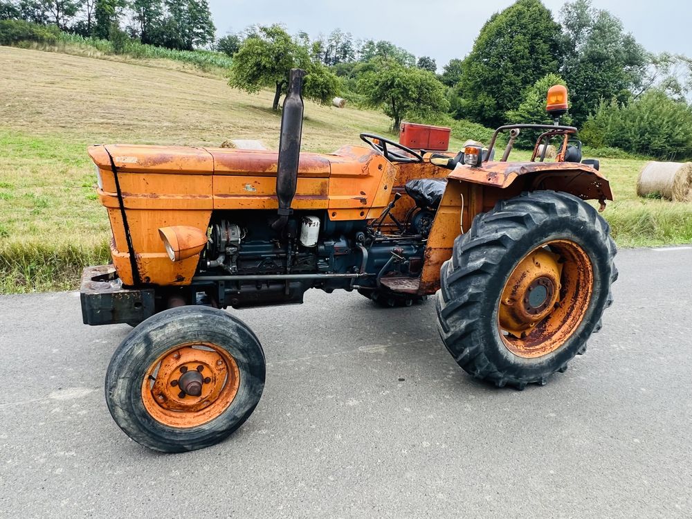 Tractor Fiat 550 de 55cp în 4 cilindri cu două manete Adus Recent