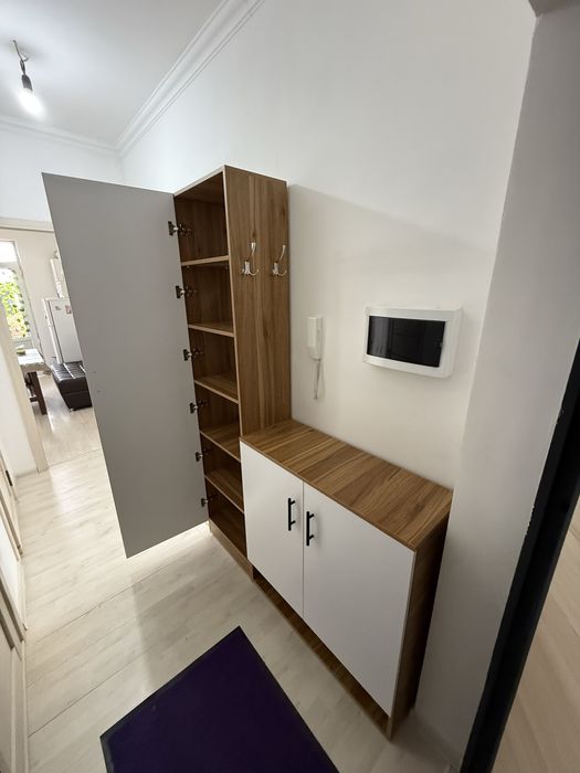 Polka oyoq kiyim shkaf