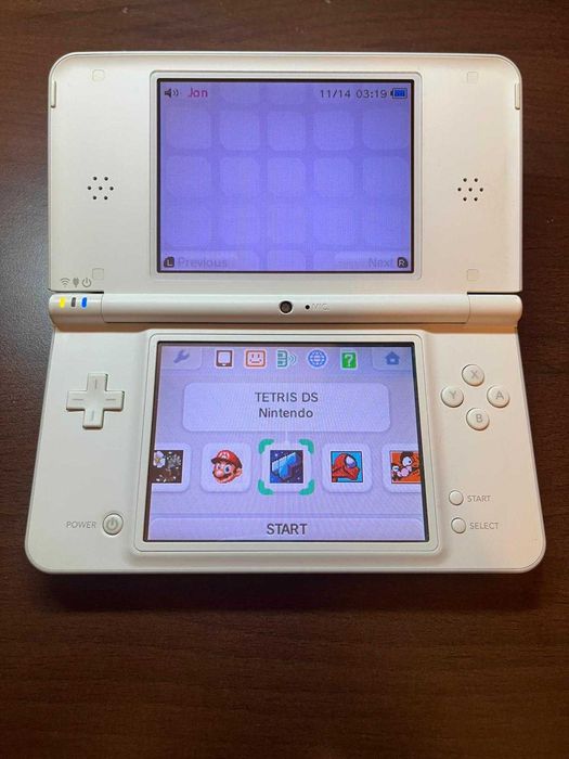 Nintendo DSi XL modat