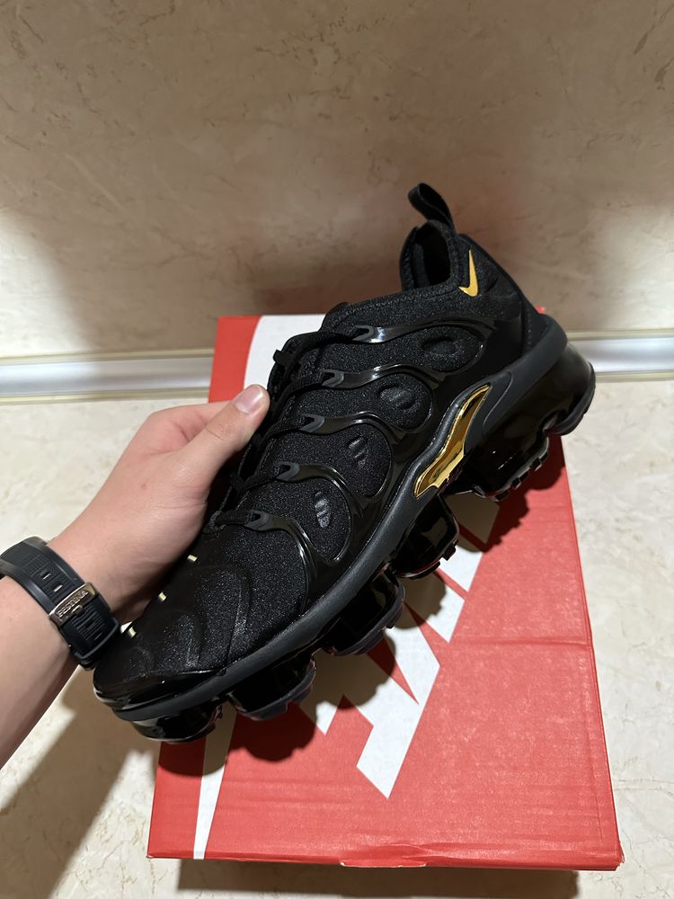 Nike Air VaporMax Plus GOLD EDITION