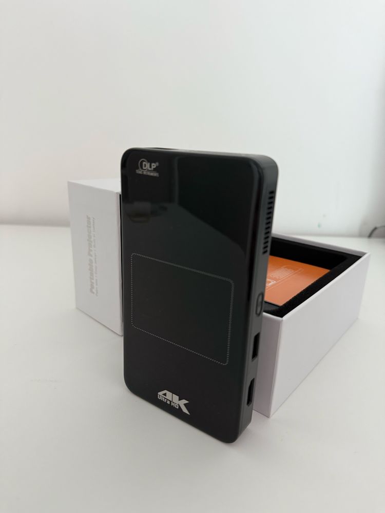Mini Videoproiector 4K portabil DLP Texas Instruments,