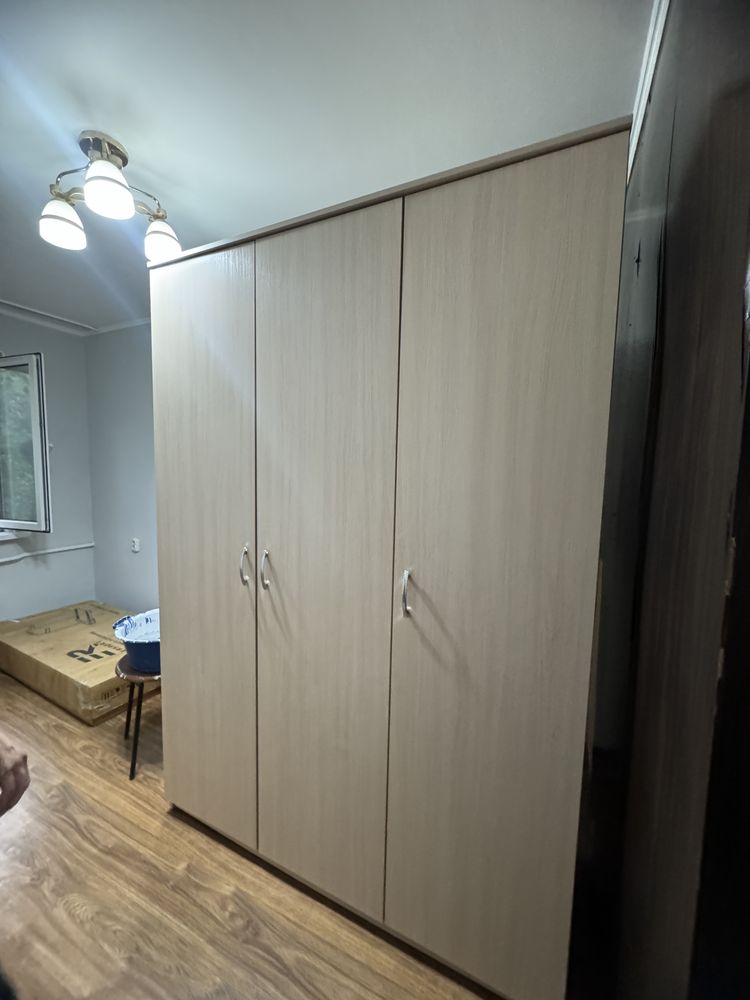 Шифоньер в хорошем состоянии