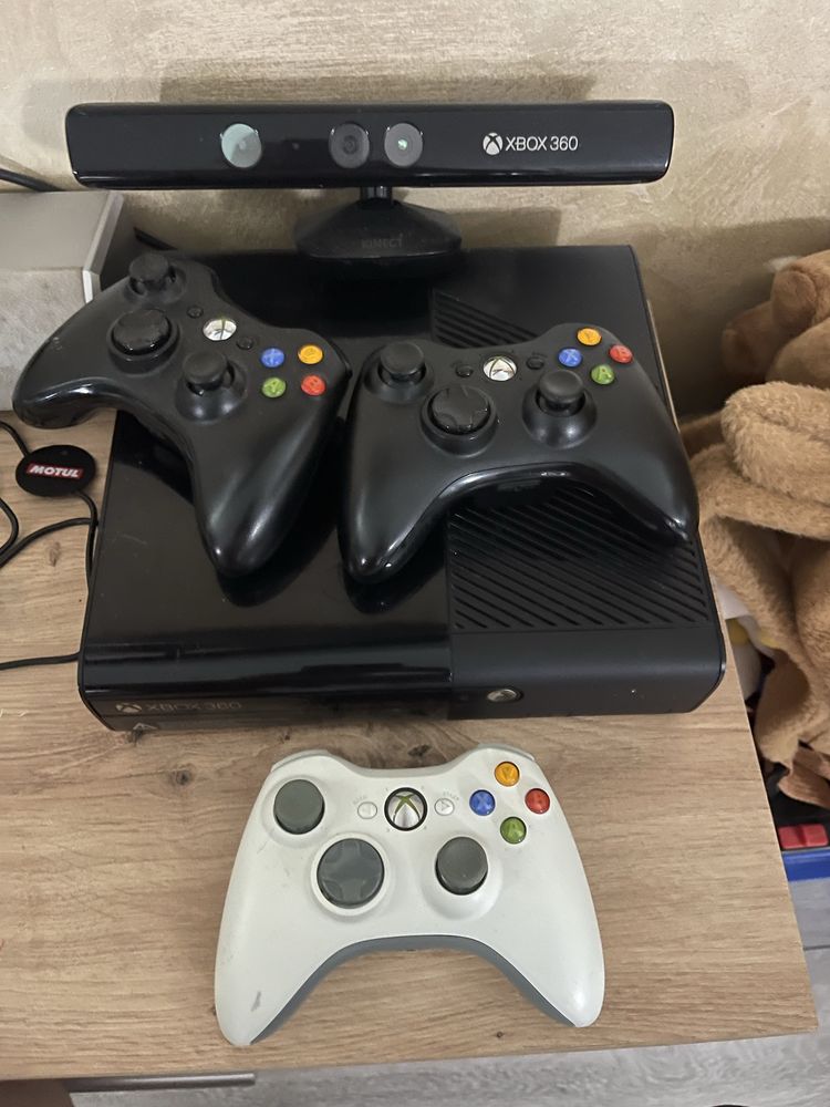Vand /schimb xbox 360+jocuri