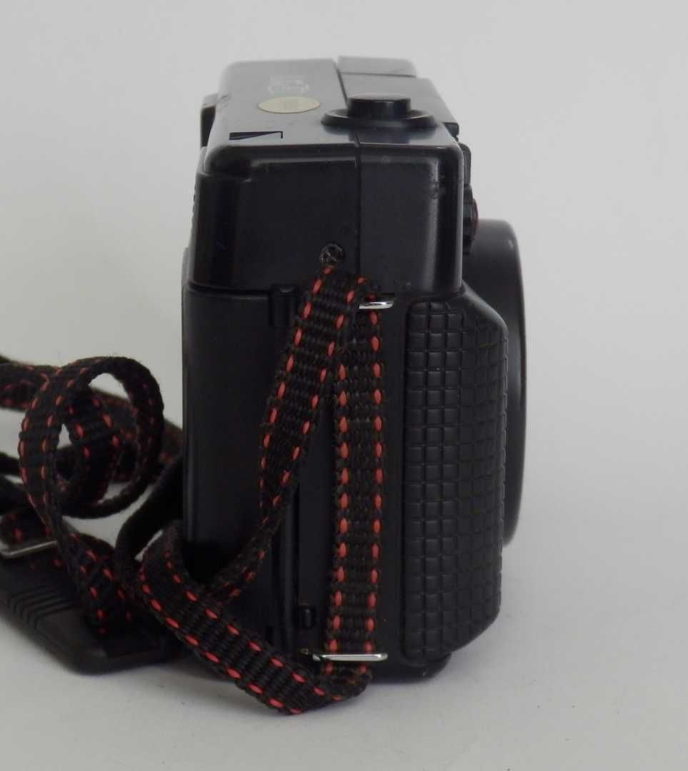 Niikon  L35AF2 филмов фотоапарат.