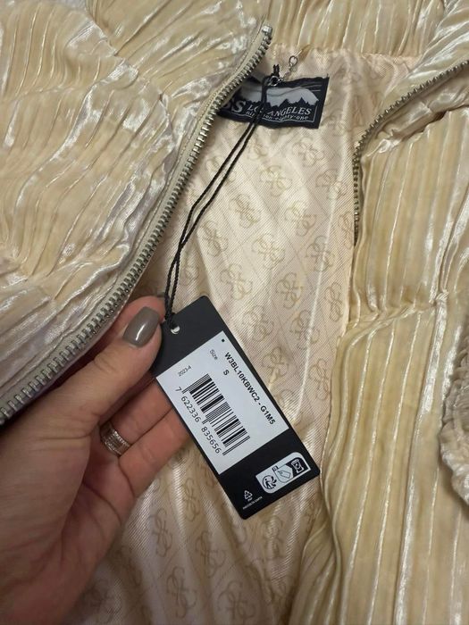 Зимно ново яке Guess - S размер