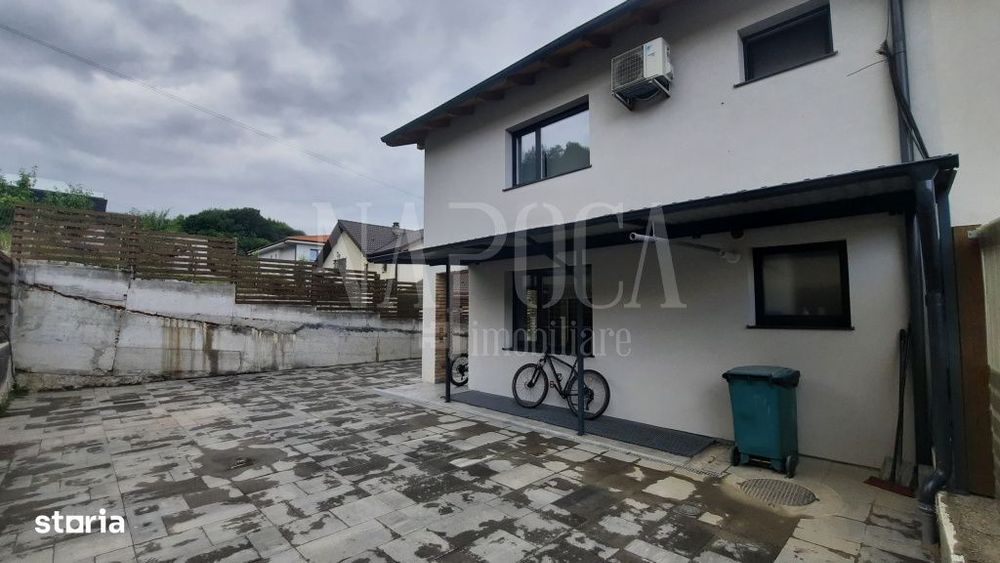 Casa 6 camere de vanzare in Floresti